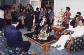 Kedatangan Pangdam IV Diponegoro Mayjen Tyasno Sudarto dan istri diruang Transit Gedung Wilis Kom...