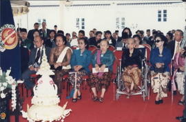 KPH. Ambarkusumo dan istri, KRAy. Purnamaningrum PA VIII (dengan kursi roda) beserta tamu undanga...