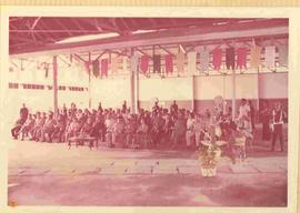 Sri Sultan Hamengku Buwono IX (no. 4 dari kanan)  duduk diantara para tamu undangan pada acara Pe...