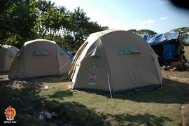 Tenda dome sebagai tempat tinggal darurat bagi warga yang rumahnya rusak akibat gempa bumi didiri...