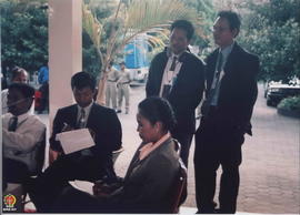 Para wartawan yang sedang meliput prosesi acara pelantikan Gubernur dan Wakil Gubernur DIY.
