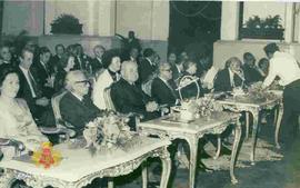 Wakil Presiden Yugoslavia Stevan Doronjski dan Wakil Presiden RI Sri Sultan Hamengku Buwono IX du...