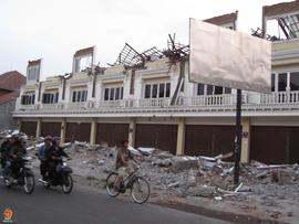 Bangunan Ruko di Jalan Parangtritis yang hancur akibat gempa.