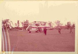 Helikopter yang membawa rombongan Sri Sultan Hamengku Buwono IX setelah Peresmian Perluasan Peleb...