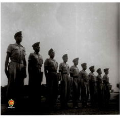 Sembilan orang Prajurit yang menerima penghargaan dalam Upacara Peringatan Hari Pahlawan.