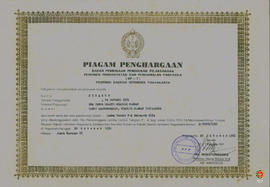 Piagam penghargaan dari BP-7 DIY diberikan kepada Sunarto atas prestasinya dalam Lomba Pidato P-4...