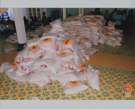 Tumpukan beras yang akan di salurkan kepada para korban gempa bumi.