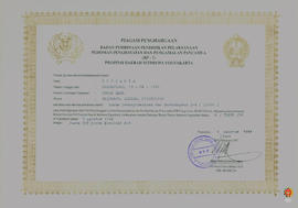 Piagam penghargaan dari BP-7 DIY diberikan kepada Tujianta, dkk sebanyak 17 orang atas prestasiny...