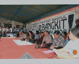 Kombes Simson (Karoops Polda DIY) duduk di podium no.3 dari kanan mengikuti Musyawarah Rakyat Ban...