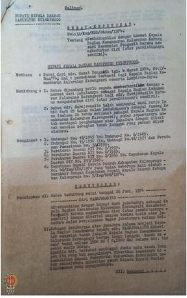 Surat keputusan No. 32/Kep/KDH/Otdes/1974 tentang pemberhentian     dengan hormat Kepala Bagian K...