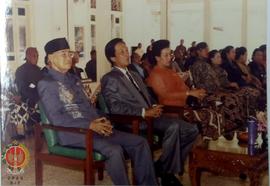 Sri Sultan Hamengku Buwono X sedang memberikan sambutan dalam acara Syawalan Gubernur dengan  abd...
