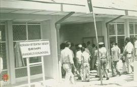 Menteri Agama RI beserta rombongan meresmikan Gedung Madrasah Ibtidaiyah Negeri Srimpi Karangmojo...