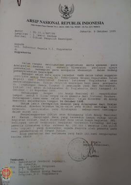 Berkas surat mengenai rencana pelaksanaan Diklat Penyuluh Kearsipan bagi para arsiparis di Lingku...