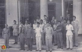 Presiden RI, Ir. Soekarno, Sri Sultan Hamengku Buwono IX dan Panglima Besar Jenderal Soedirman se...