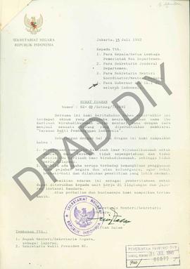 Surat Edaran Sekretariat Negara RI Nomor SE-02/Setneg/7/1992 kepada para Gubernur KDH Tingkat I d...