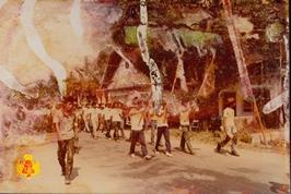 Para peserta memasuki daerah Prambanan.