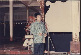 Sekwilda Propinsi DIY, Bapak Drs. Suprastowo sedang memberi sambutan  dalam acara Tanggap Warsa P...