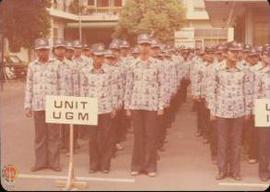 Barisan peserta upacara dari unit UGM.
