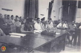 Panglima Besar Jenderal Soedirman duduk berdampingan dengan Sri Sultan Hamengku Buwono IX dalam s...