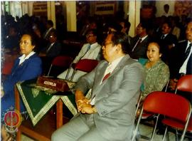 Drs. Pramonohadi (Asisten II), R. Ay. Yudi Sumiatsih, SH Cn, dan KRT. Wiroseputro (tengah-belakan...