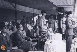 Panglima Besar Jenderal Soedirman hadir dalam acara perayaan Hari Polisi/Hari Pahlawan, tampak Pr...