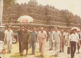 PM Papua Nugini, Somare sedang mengunjungi candi Borobudur dalam rangka kunjungannya di Yogyakarta