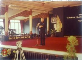 Wakil Presiden RI Sudarmono, memberikan pidato sambutan pada acara Munas VII Gapensi di Istana Ne...