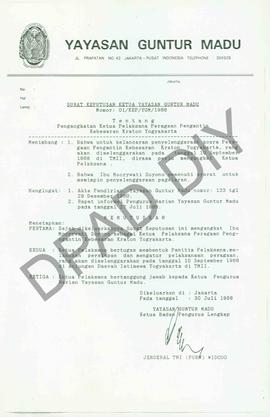 Surat Keputusan Ketua Yayasan Guntur Madu Nomor 01/KEP/YGM/ 1988 Tertanda Ketua Badan Pengurus Le...