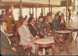 Perdana Menteri Papua Nugini Somare mengunjungi Kraton Yogyakarta didampingi Menparpostel Achmad ...