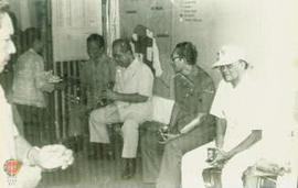Sri Paduka Paku  Alam VIII, Prof. Sudarsono, dan Menteri Transmigrasi, Martono, dan Wakil DPRD DI...