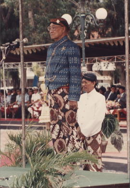 Sri Paku Alam VIII menjadi Inspektur Upacara pada Hari Jadi Kabupaten Kulonprogo.