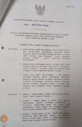 Berkas surat Keputusan Gubernur/ Kepala Daerah tentang Uang Pengganti Biaya Pembuatan Dokumen Lel...