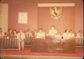 Sri Paduka Paku  Alam VIII menghadiri acara pelantikan anggota DPRD DIY hasil Pemilu 1982