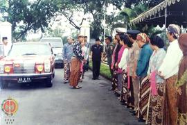 pejabat Gubernur DIY Paku Alam VIII tiba di Rumah Dinas Bupati Bantul disambut pejabat Muspida Ka...